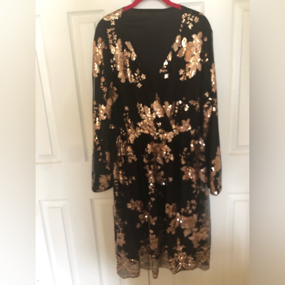 BloomChic Black Cocktail Dress; size L; NWT